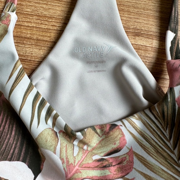 Old navy tropical active top - Picture 2 of 3